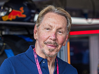 Основатель Oracle почти догнал Илона Маска в рейтинге самых богатых людей мира