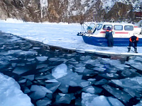 Среди ушедших под лед на Байкале туристов из Китая был ребенок