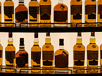 FT узнала о переизбытке шотландского виски из-за пошлин США
