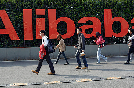 Платформы берут контроль на себя