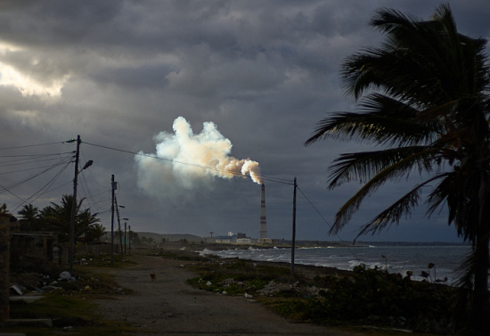 Кубе протянут нефтяную руку помощи