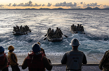 Конфликт в Иране прибивает к берегу