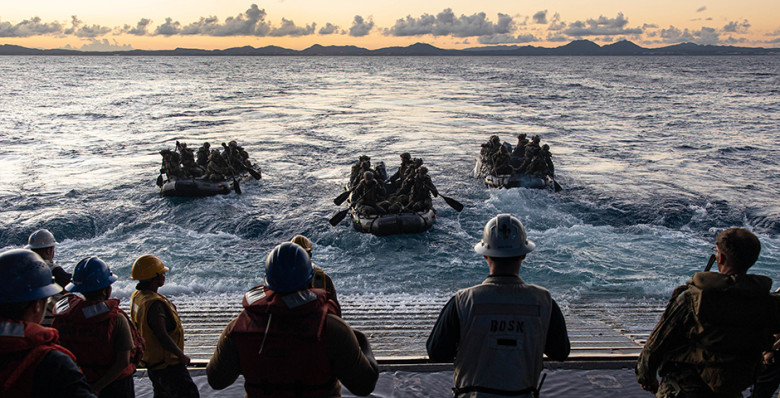 Конфликт в Иране прибивает к берегу