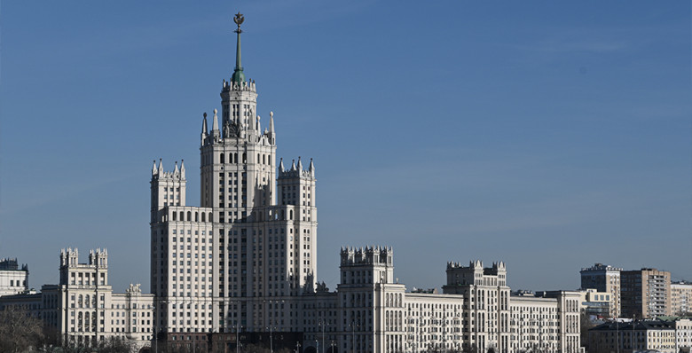 Часть высотки на Котельнической набережной выставили на продажу