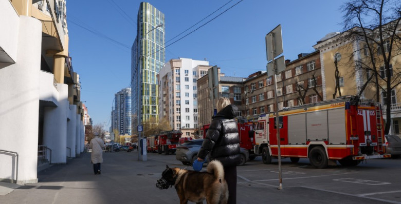 Шесть человек пострадали при атаке БПЛА на жилой дом в центре Екатеринбурга