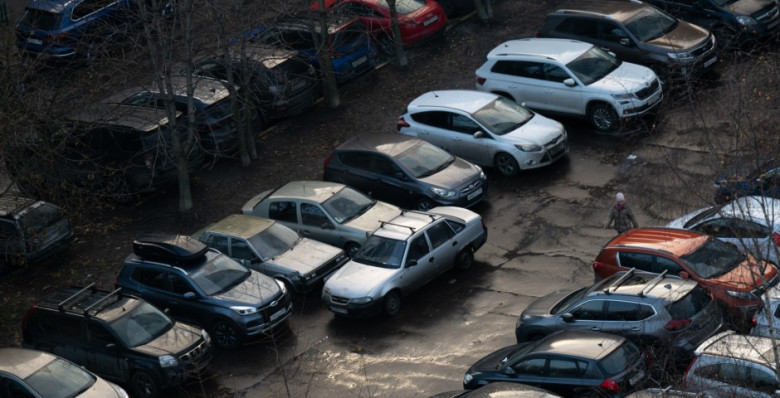 В Москве камеры с ИИ начали распознавать нарушение правил остановки