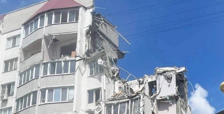 Три человека погибли при взрыве газа в многоквартирном доме в Саратове