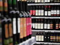 Продажи алкоголя в России упали в 2025 году на 9,3%