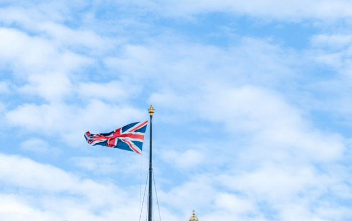 Парламент Британии одобрил пожизненный запрет на сигареты для молодежи