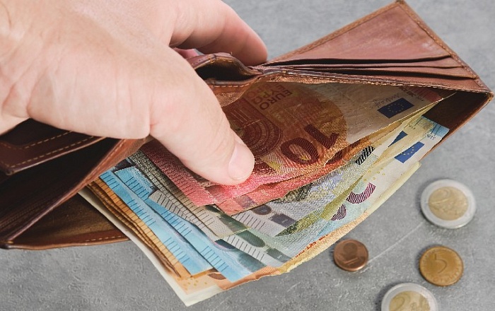 ЕЦБ снижает ставки третий раз за год из-за экономической слабости еврозоны