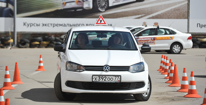 Экзамены на права могут разрешить сдавать без предъявления медсправки