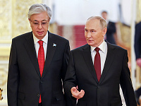 Владимир Путин поздравил Касым-Жомарта Токаева с принятием новой Конституции