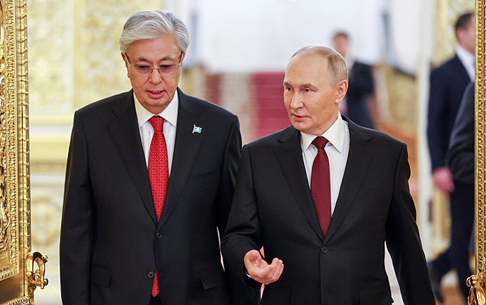 Владимир Путин поздравил Касым-Жомарта Токаева с принятием новой Конституции