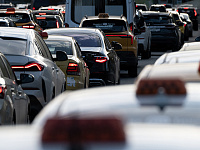 Доходы таксистов в России за год выросли на 53%