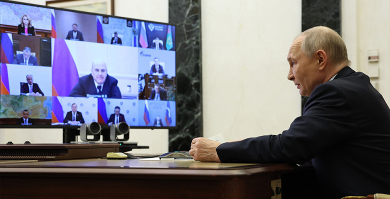 Владимир Путин поручил учитывать интересы граждан при ограничениях работы интернета