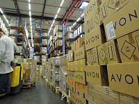 Группа «Арнест» выкупила российское подразделение Avon