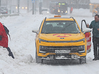 «Коммерсантъ»: таксопарки попросили послаблений при локализации авто