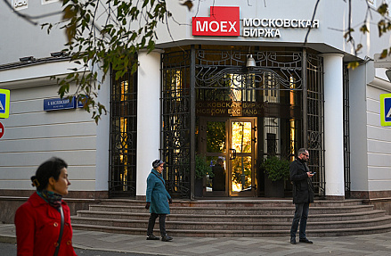 Рублю прогнозируют мягкую осень