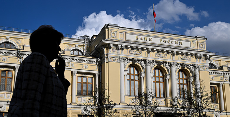 ЦБ призвал банки раскрывать причины блокировки карт