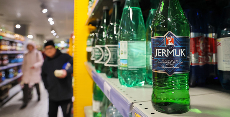 В России сняли с продажи партию минеральной воды из Армении