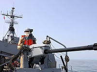 Иран приостановил движение через Ормузский пролив после ударов Израиля по Ливану