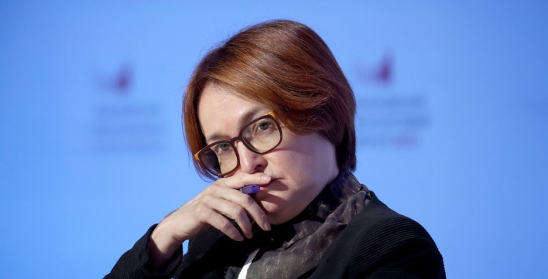 Банк России оказался между ставкой и инфляцией