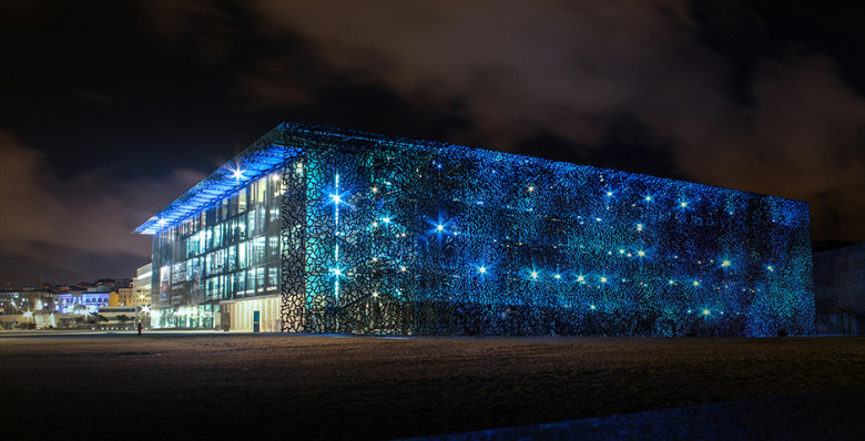 Bloomberg назвал дата-центры целью ударов в конфликте на Ближнем Востоке