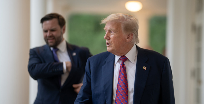 Дональд Трамп предложил оценить влияние новых санкций на Россию через полгода