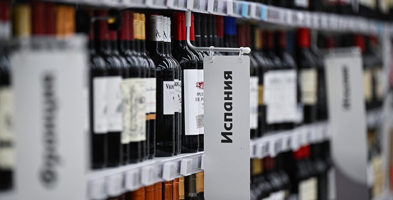 ВОЗ призвала повысить цены на табак, алкоголь и газировку на 50% к 2035 году