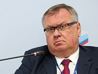 Андрей Костин заявил, что финансовые власти могли бы «подрегулировать» курс рубля