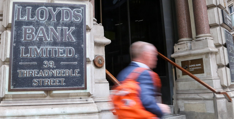 Lloyds Bank первым среди крупнейших британских компаний ввел ИИ в состав совета директоров