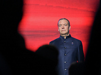 Дмитрий Медведев допустил ответ спецоружием на атаку резиденции президента