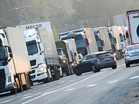 Владимир Путин объяснил причину пробок из фур на границе с Казахстаном