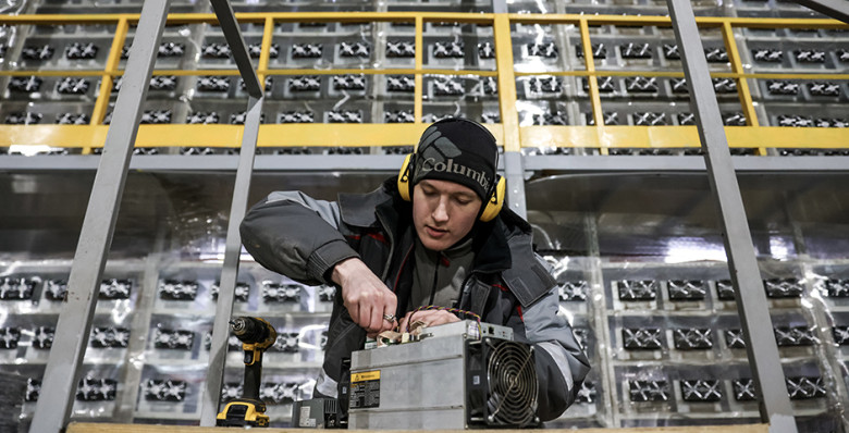 Майнеров отключают от сети