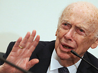 Умер лауреат Нобелевской премии за открытие структуры ДНК Джеймс Уотсон