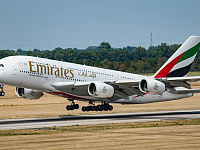 Bloomberg узнал о планах Emirates внедрить Starlink в самолетах