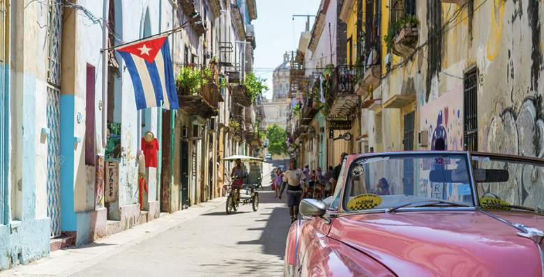 Минэкономразвития призвало россиян отказаться от поездок на Кубу