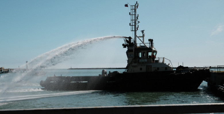В Туапсе загорелся морской терминал после атаки БПЛА