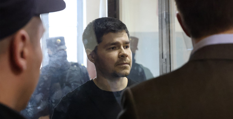 Суд приговорил блогера Аяза Шабутдинова к семи годам по делу о мошенничестве Суд приговорил блогера Аяза Шабутдинова к семи годам по делу о мошенничестве