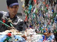 Заработал крупнейший в России завод по переработке пластика