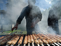 Общепит на упрощенке временно освободят от НДС