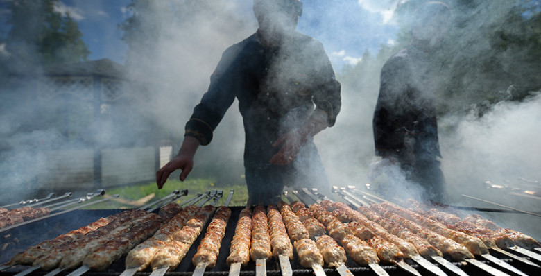 Общепит на упрощенке временно освободят от НДС