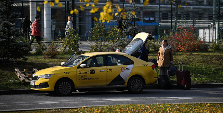 Аналитики назвали регионы России с самым дешевым такси