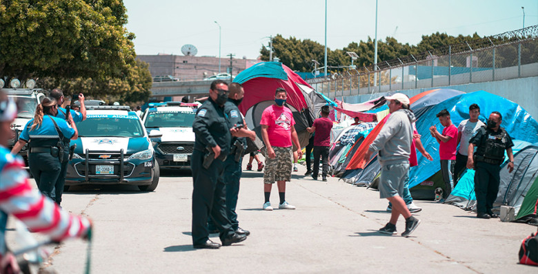 В США отменили церемонию натурализации для мигрантов из 19 стран