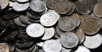 Рубль отошел от зимней спячки