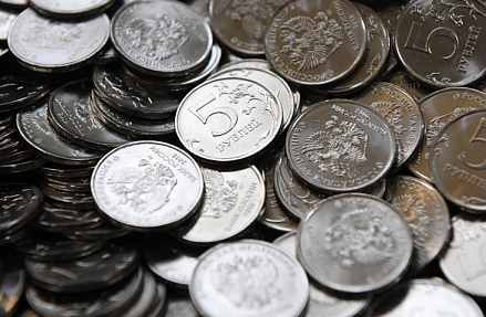 Рубль отошел от зимней спячки