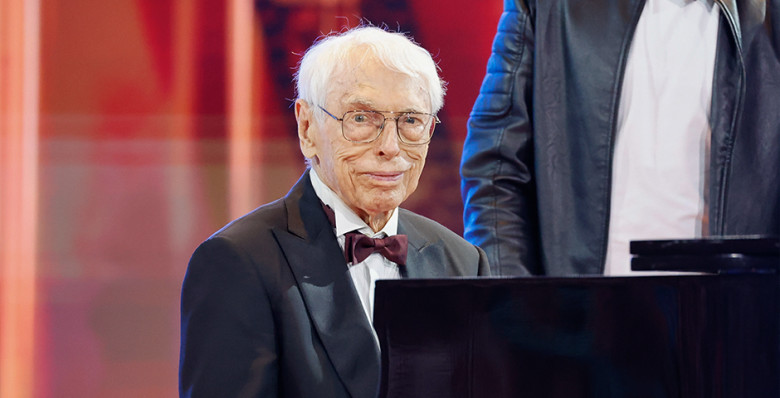 Владимир Путин поздравил Александра Зацепина с 100-летием