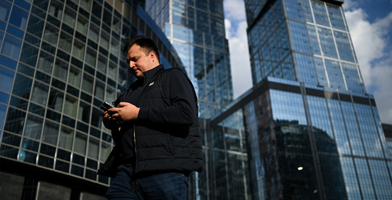 Переводы на сумму более 2,4 млн рублей в год могут попасть под контроль ФНС