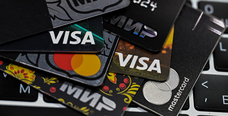 В ЦБ назвали основание для отказа в выдаче банковской карты