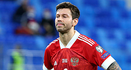 Суд прекратил дело против Федора Смолова за драку в «Кофемании»